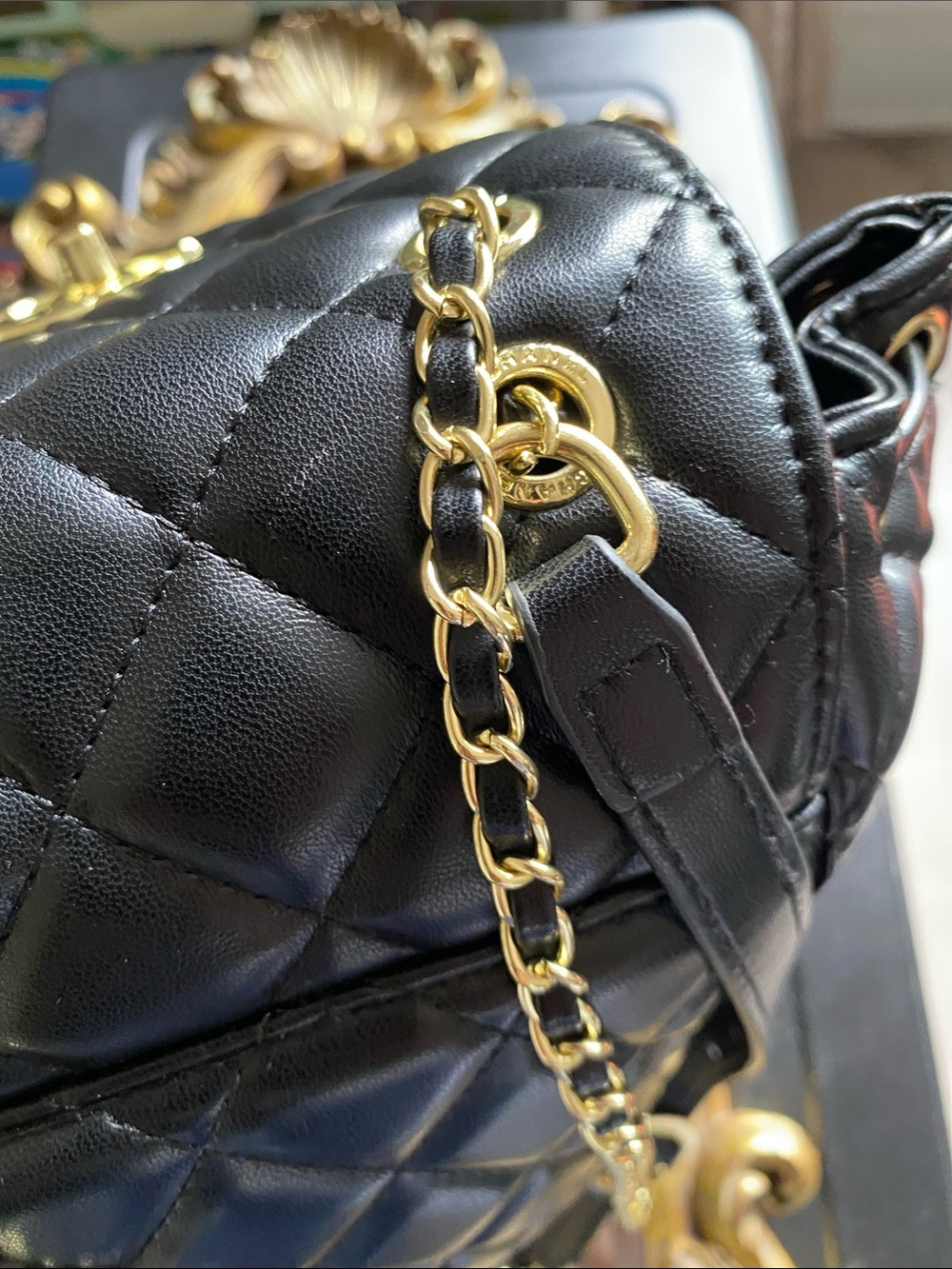 QUILTED CHAIN BACKPACK - Picture 14 of 15